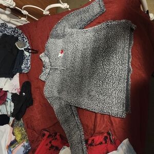 Peanuts sweatshirt